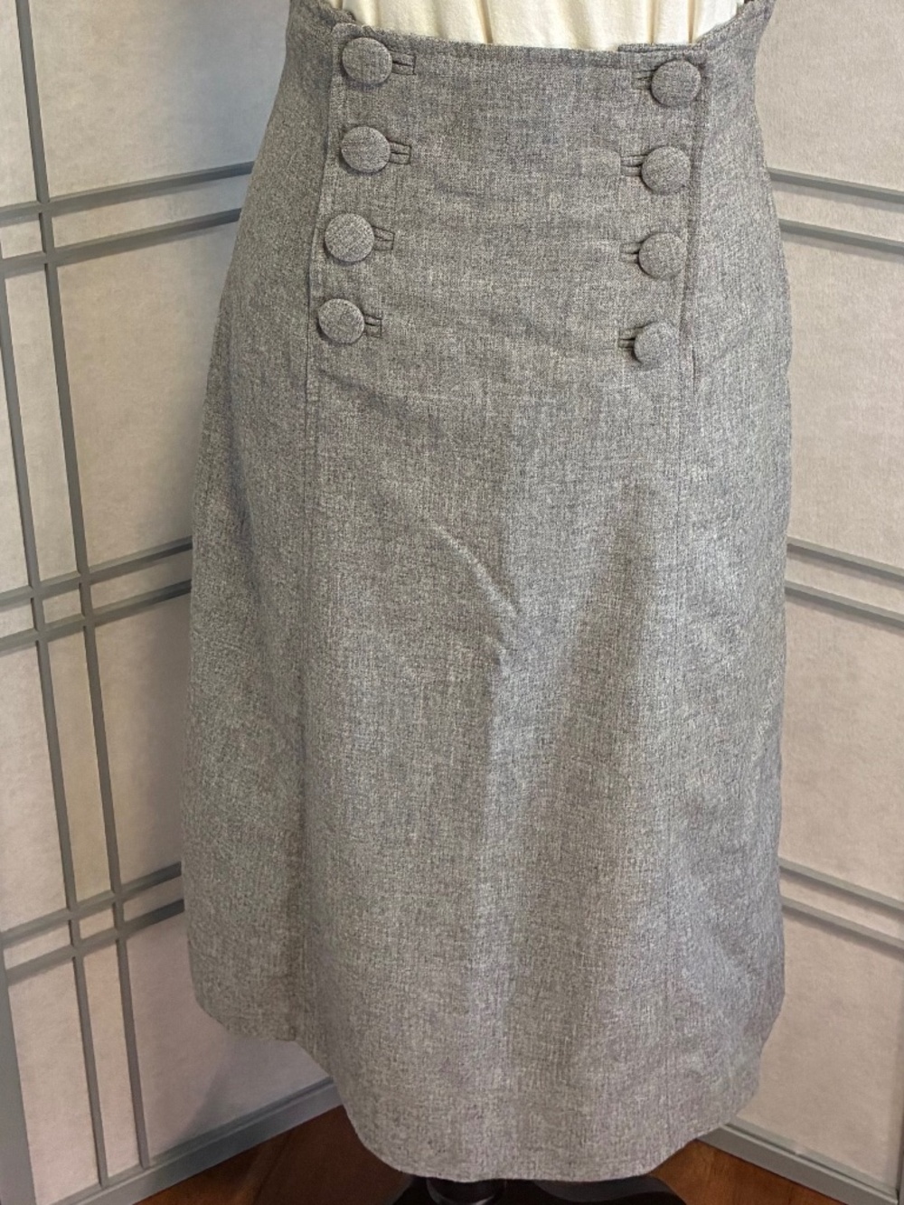 High Waisted Retro style MIDI Gray Wool Blend Skirt H&M size 8. Fits smaller.